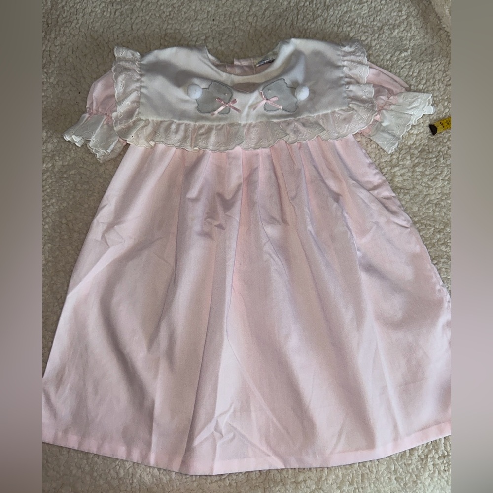 Vintage Lt pink dress, collar bunny appliqués with pompom tails. 90s. EUC. Sz 3T
